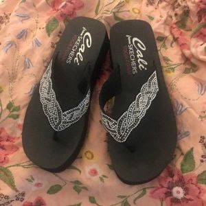 Sz 8 Sketcher sandals black rhinestone flip flops